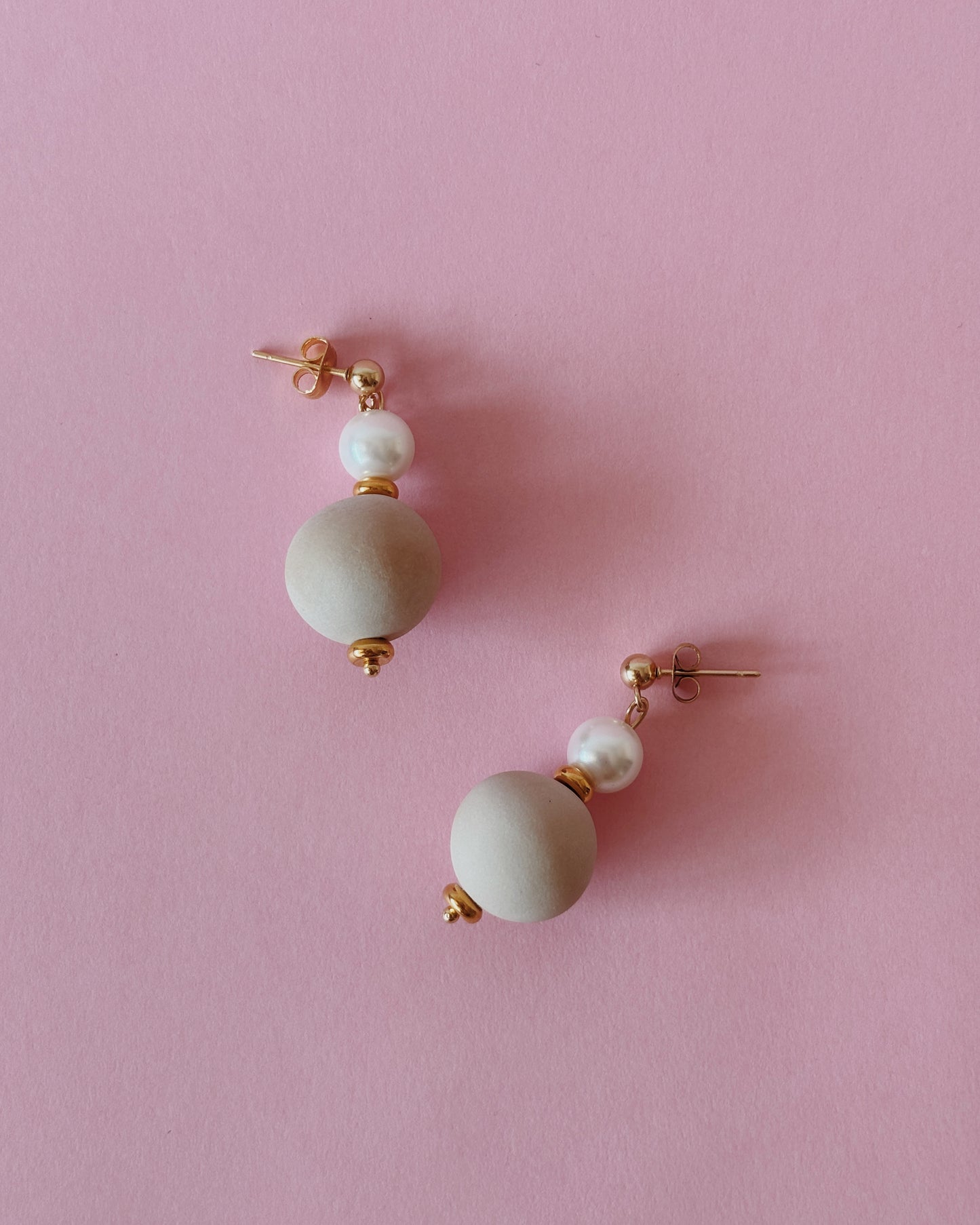 Odelia Earrings - Pearly